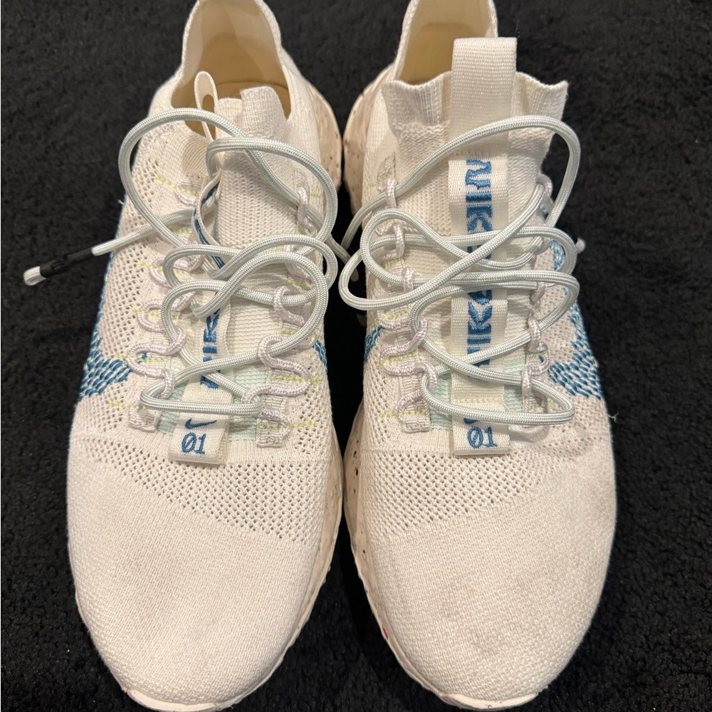 Nike Cream and Blue Athletic Shoes size 11
